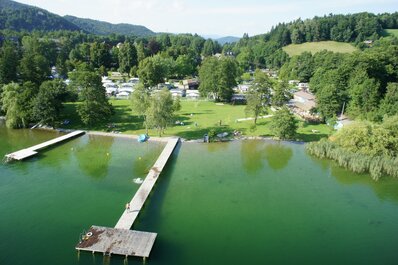 Ketuschacher See mit Steg und Campingplatz Brückler